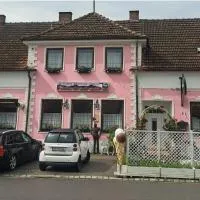 Gasthaus Wildrose Zum Wehrturm, Hotel in Palterndorf