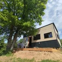 Tiny House de la Côte Roannaise, hótel í Ambierle