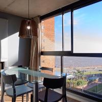 Original modern apartment with beautiful view on the Rambla, sleeps up to 6: bir Montevideo, Barrio Sur oteli