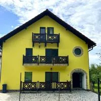 Yellow House, Hotel in Bran