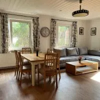 Ferienhaus im Wald, am Briesener See, hotel Neu Zauchéban
