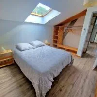 Proche Bordeaux centre : petite maison de ville +parking, hotel i Cenon