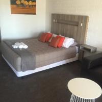 Thomas Lodge Motel, hotel near Tocumwal Airport - TCW, Tocumwal