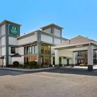 Quality Inn & Suites Matthews - Charlotte, хотел в Матюс