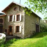 La Fabrique du Ronçon، فندق في Saint-Bonnet-le-Troncy