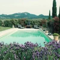 La cabane d'Alcée, hotel en Vacqueyras