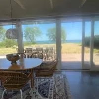 Sea view house - all year round, hotel em Frørup