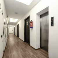Super Collection O Townhouse 069, hotel in Old Gurgaon, Gurgaon