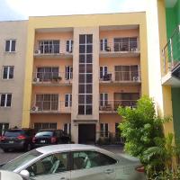 St Theresers apartment with swimming pool, hotel di Lekki Phase 1, Lagos
