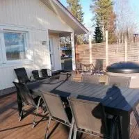 Viihtyisä saunamökki päärakennuksen takana, oma rauha, khách sạn ở Nivala