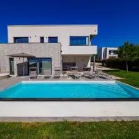 Sea view Villa Sun Sea & Fire, hotel a Krnica