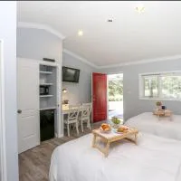 Hamlet Inn - PASSES TO COOPERS BEACH, hotel em Southampton