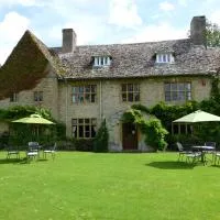 Charney Manor, hotel di Kingston Bagpuze