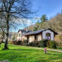Ostal Scrignac - Gîte d'étape de la Gare – hotel w mieście Scrignac