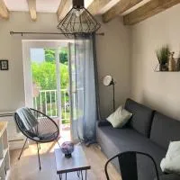 VerOliv Appartement calme et cosy proche du centre ville - Lit 180 - Wifi Netflix Youtube, hotel sa Le Creusot
