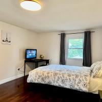 Cozy home in Mississauga, near Square One shopping Center and UoT Mississauga, hotel in Erin Mills, Mississauga