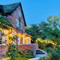 NordseeEstate - Lodge unter Reet mit Sauna, hotel in Tetenbüll