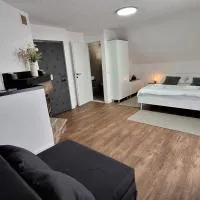 Apartments & rooms Velebit, hotel em Lovinac