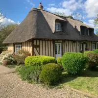 Le Pressoir de Bigard - chaumière normande - 8 personnes, מלון בCampigny