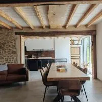 Gîte de Nath - classé 4 étoiles, ξενοδοχείο σε Barrais-Bussolles