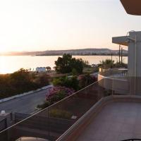 Riviera Seafront Balcony, hotel in Evth&iacute;mi