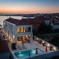 Villa La Thea LT Croatia, hotel din Petrcane
