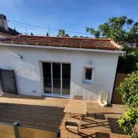 Studio bleu à 400 m de la plage, hotell sihtkohas Le Pradet