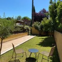 La Casetta con giardino privato vicino Cascata delle Marmore, hotel v destinaci Terni