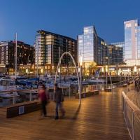 Monthier Suite The Wharf DC، فندق في District Wharf، واشنطن