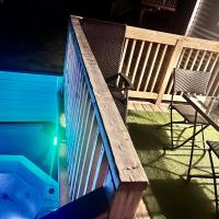Modern Vac Home, private Hot tub, close to airport, hotel malapit sa Greater Moncton Roméo LeBlanc International Airport - YQM, Dieppe