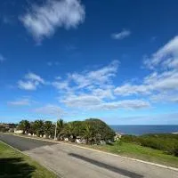 Garden Route Self-Catering、Dana Bayのホテル