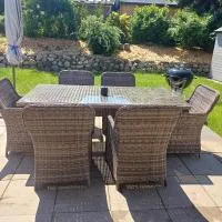 Ferienhaus mit 4 Schlafzimmer, מלון בPansdorf