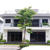 Green Bay Luxury Villa Sonasea Vân Đồn, hotelli  lähellä lentokenttää Van Don International Airport - VDO 