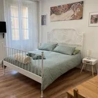 Holiday Studio in Centro Storico Intra, отель в городе Интра