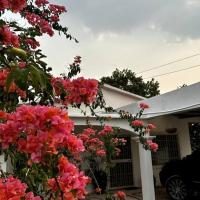 Casa Buganvilea: Flores, Mundo Maya Uluslararası Havaalanı - FRS yakınında bir otel