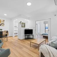 Renovated Family Apartment with Pool & WiFi, hotel em Northbridge, Perth