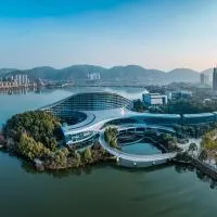 Wingtech Hotel, מלון בHuangshi