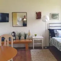 Ekhult Apartments - Ground Floor - Garden and Lake View, hotel en Ulricehamn
