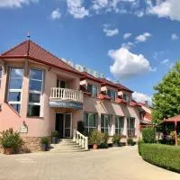 Katalin Motel & Restaurant, khách sạn ở Berettyóújfalu