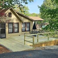 #06 - Lakeview Two Bedroom Cottage-Pet Friendly, hotel near Hot Springs Memorial Field Airport - HOT, Hot Springs