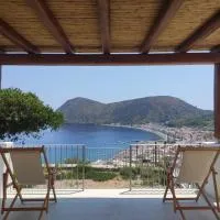 Appartamento con giardino e vista panoramica, hotel u gradu Kaneto