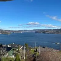 180 degrees seaview luxury house, hotel en Knarrvika