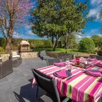 Gîte charmant avec jardin, proche activités nautiques - FR-1-622-75, viešbutis mieste Morannes