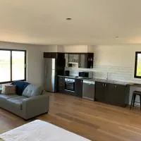 Modern studio with fabulous views, готель у місті Guyra