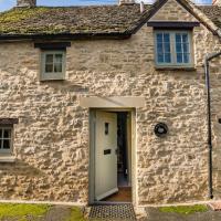 Charming Cottage in Cotswolds Riverside Village, hotel near RAF Fairford - FFD, Fairford