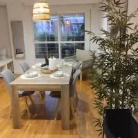 bonito piso zonas 1'5 del centro, hotel em Pamplona
