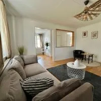 Cozy apartment in Jädraås nestled near the lake just 10 minutes from Kungsberget, hotel a Jädraås