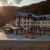 Wellness Hotel Jason, hotell sihtkohas Vršatské Podhradie