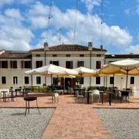 OSTERIA DI CIMBRIOLO E DORMIRE AL CIMBRIOLO, hotel v destinácii Marcaria