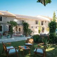 Mas de l'air, hotel u gradu Noves